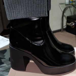 Platform ankle boots